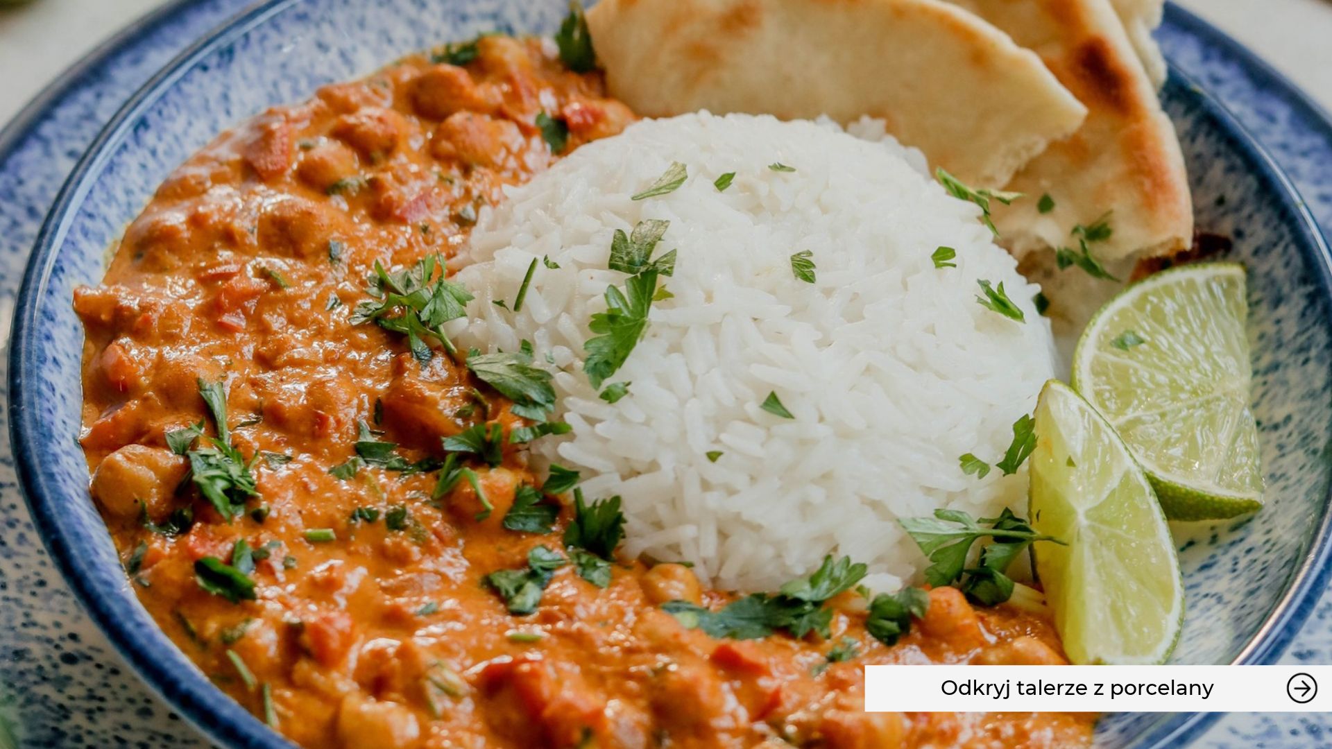 curry z ciecierzycą na talerzu